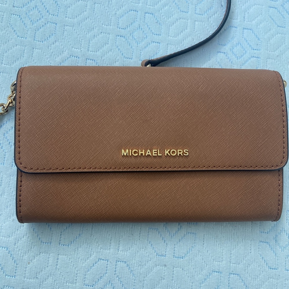 Brown/Caramel Michael Kors crossbody w/ removable gold chain
